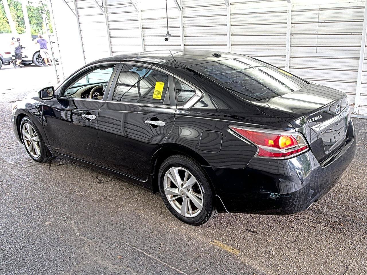 Used 2015 Nissan Altima 2.5 SV w/ Convenience Package FWD image 4