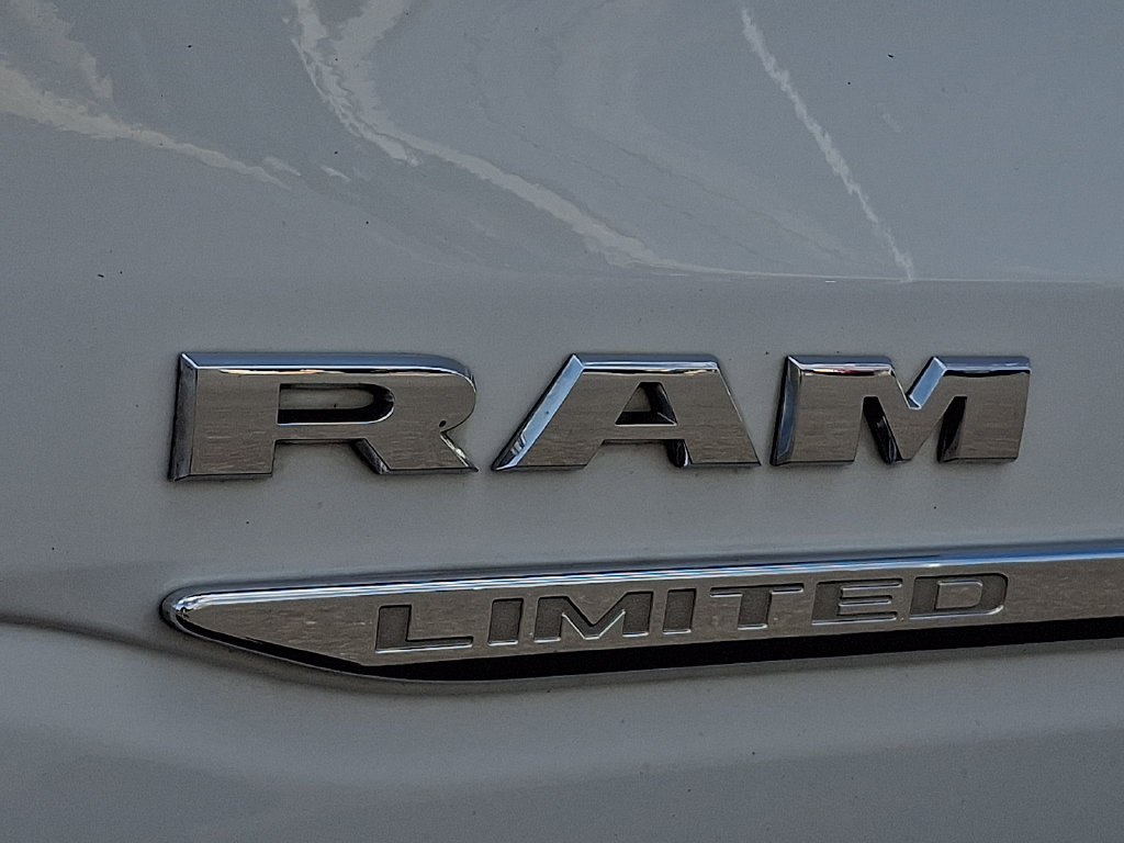 Used 2020 RAM 1500 Limited w/ Body Color Bumper Group AWD/4WD image 31
