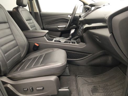 Used 2019 Ford Escape Titanium FWD image 21