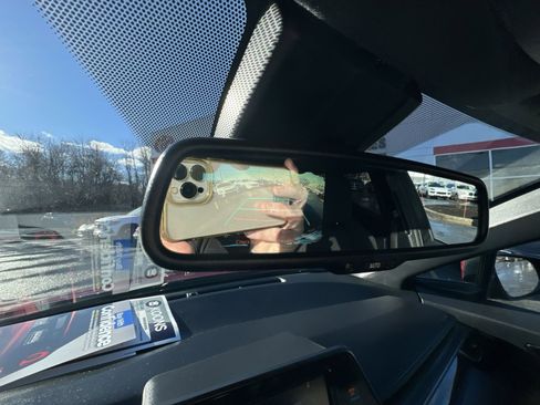 Used 2018 Toyota C-HR XLE image 19