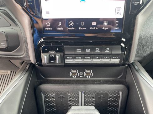 New 2026 RAM 2500 Big Horn AWD/4WD image 22