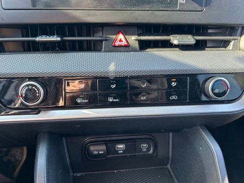 Certified 2024 Kia Sportage LX image 14