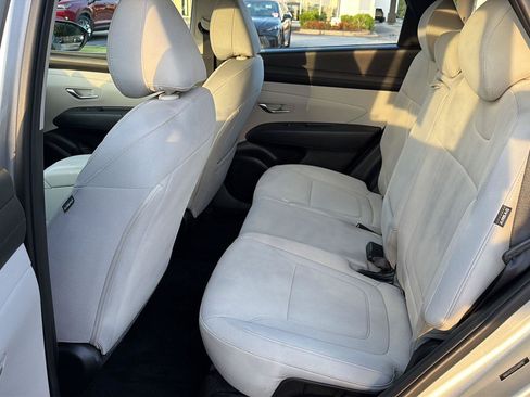 Used 2025 Hyundai Tucson SE FWD image 11