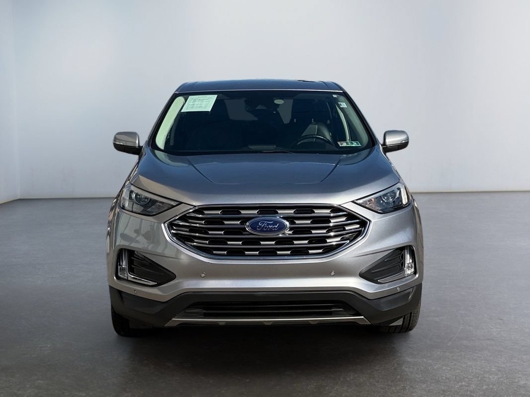 Used 2022 Ford Edge Titanium AWD/4WD image 2