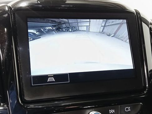 Used 2023 Chevrolet Traverse LT FWD image 28