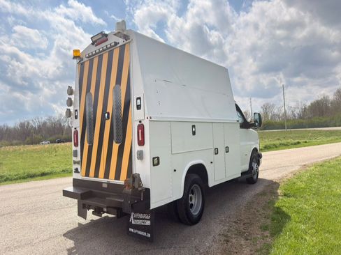 Used 2018 GMC Savana 3500 w/ Power Convenience Package RWD image 5