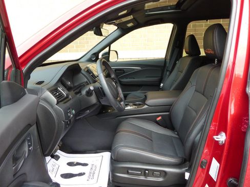 Used 2025 Honda Passport TrailSport image 24
