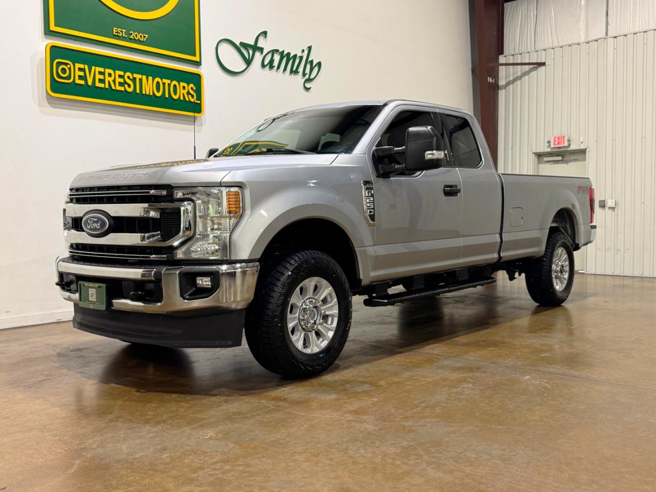 Used 2022 Ford F250 XLT w/ XLT Value Package AWD/4WD image 3