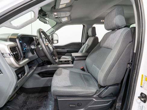 Used 2025 Ford F250 XLT w/ FX4 Off-Road Package image 15