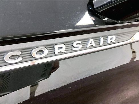 Used 2021 Lincoln Corsair AWD w/ Premium Package image 13