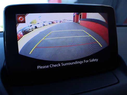 Used 2020 Toyota Yaris LE image 16