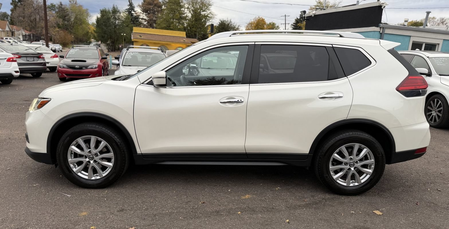 Used 2017 Nissan Rogue SV AWD/4WD image 5