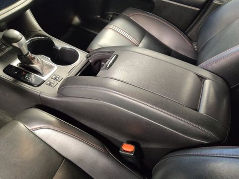 Used 2019 Toyota Highlander SE image 26