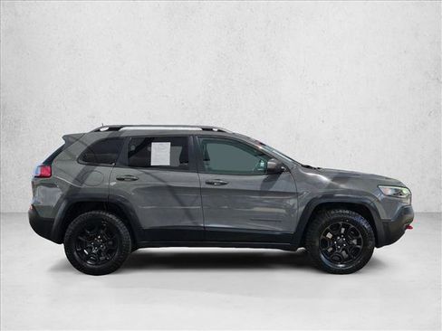Used 2019 Jeep Cherokee Trailhawk AWD/4WD image 4