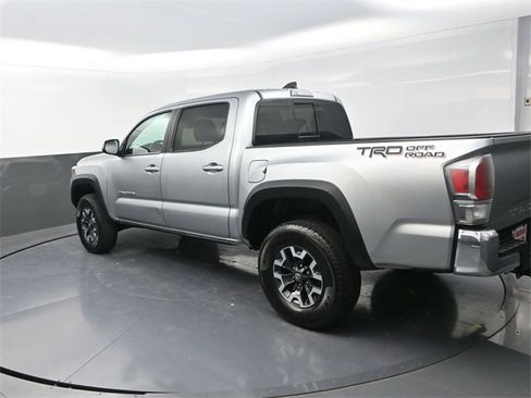 Used 2022 Toyota Tacoma TRD Off-Road image 5