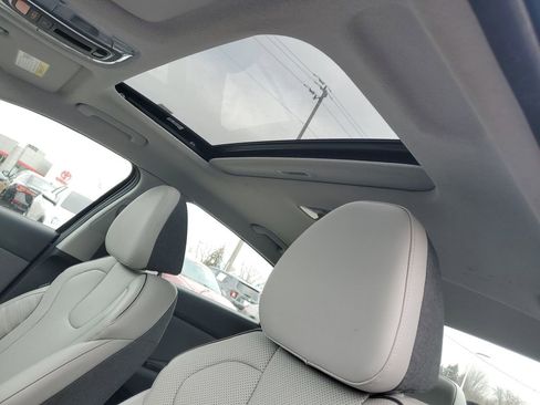 Used 2025 Hyundai Elantra Limited image 26