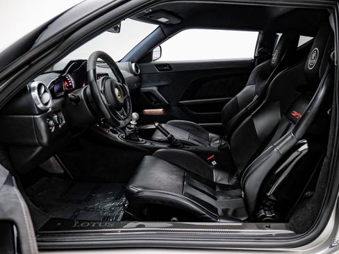 Used 2021 Lotus Evora image 35