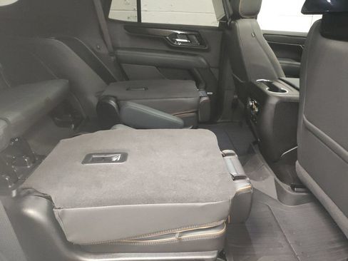 Used 2025 GMC Yukon AT4 w/ AT4 Premium Plus Package AWD/4WD image 12