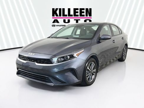 Used 2023 Kia Forte LXS w/ LXS Technology Package FWD image 3