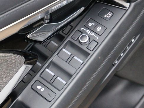 Used 2020 Land Rover Range Rover Evoque R-Dynamic HSE image 13