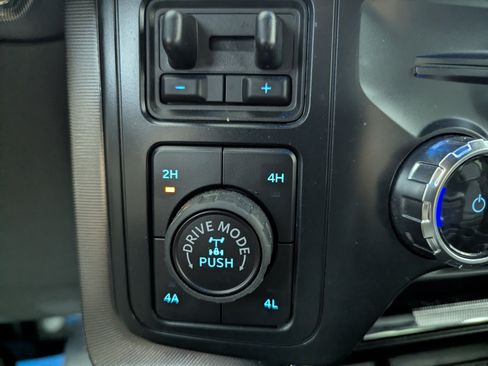 Used 2025 Ford F150 Platinum AWD/4WD image 22
