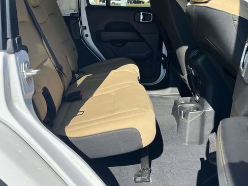 Used 2022 Jeep Wrangler Unlimited Sahara w/ LED Lighting Group image 21