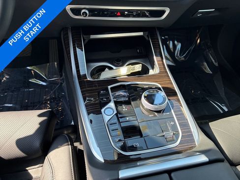 Used 2025 BMW X7 xDrive40i w/ Executive Package AWD/4WD image 16