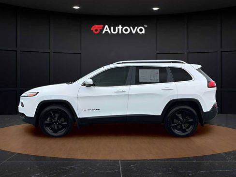 Used 2018 Jeep Cherokee Limited AWD/4WD image 2