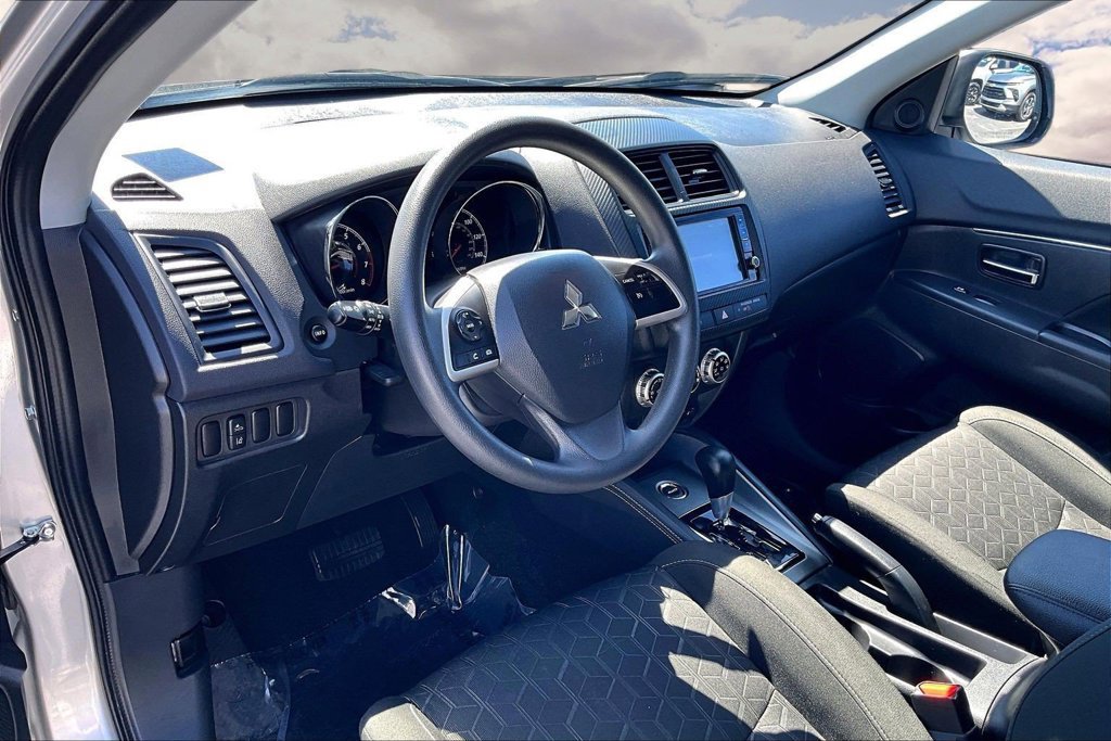 Used 2025 Mitsubishi Outlander Sport ES AWD/4WD image 17