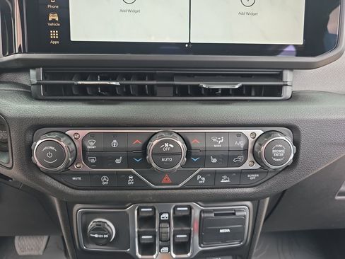 New 2026 Jeep Gladiator Sport image 20