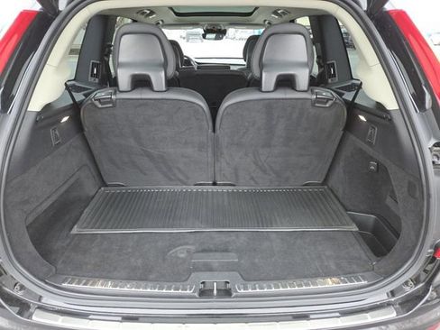 Used 2021 Volvo XC90 T6 Momentum w/ Advanced Package image 27