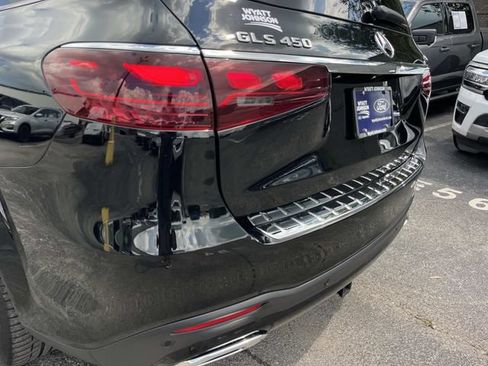 Used 2025 Mercedes-Benz GLS 450 4MATIC image 12