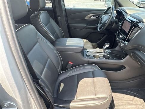 Used 2022 Chevrolet Traverse Premier w/ Redline Edition FWD image 28
