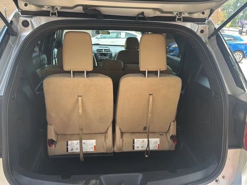 Used 2016 Ford Explorer XLT AWD/4WD image 5