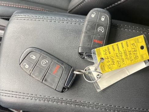 Used 2023 Jeep Compass Latitude image 37