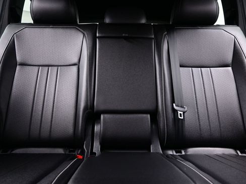 Used 2023 Volkswagen Tiguan SE R-Line FWD image 19