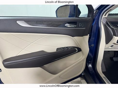 Used 2019 Lincoln MKC Reserve image 17