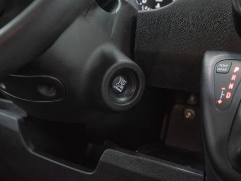 Used 2025 RAM ProMaster 2500 w/ Convenience Group FWD image 17