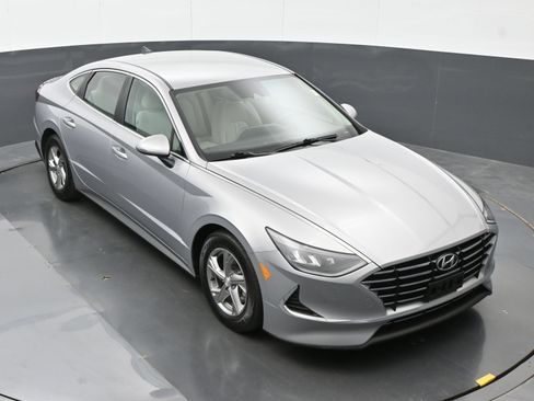 Certified 2023 Hyundai Sonata SE w/ Cargo Package FWD image 33