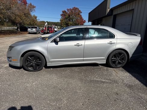 Used 2010 Ford Fusion Sport image 4