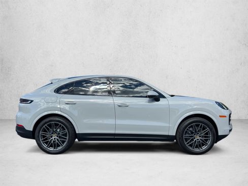 Used 2024 Porsche Cayenne Coupe AWD/4WD image 4