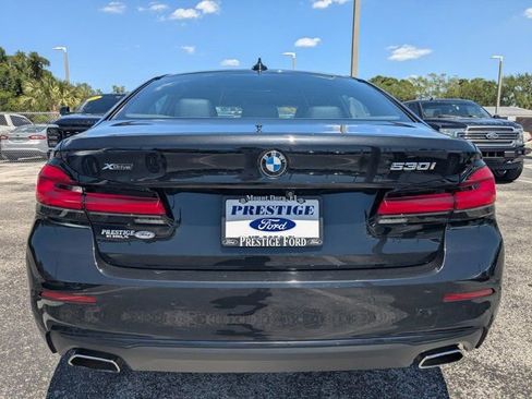 Used 2022 BMW 530i xDrive w/ Premium Package image 5