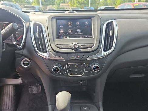 Used 2024 Chevrolet Equinox LT FWD image 18
