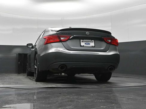 Used 2018 Nissan Maxima SR w/ Midnight Edition FWD image 28