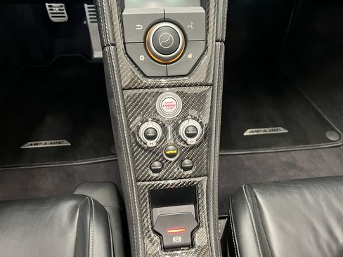 Used 2014 McLaren MP4-12C Spider RWD image 21