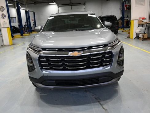 New 2026 Chevrolet Equinox LT w/ Convenience Package II image 2