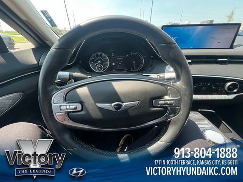 Used 2025 Genesis GV70 2.5T AWD/4WD image 11