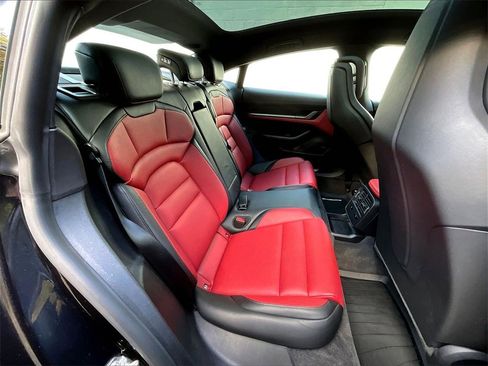 Used 2025 Porsche Taycan image 21