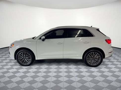 Used 2022 Audi Q3 2.0T Premium w/ Convenience Package AWD/4WD image 2