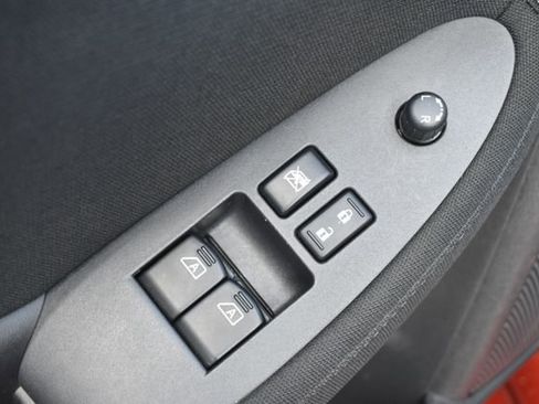 Used 2016 Nissan 370Z Roadster RWD image 19
